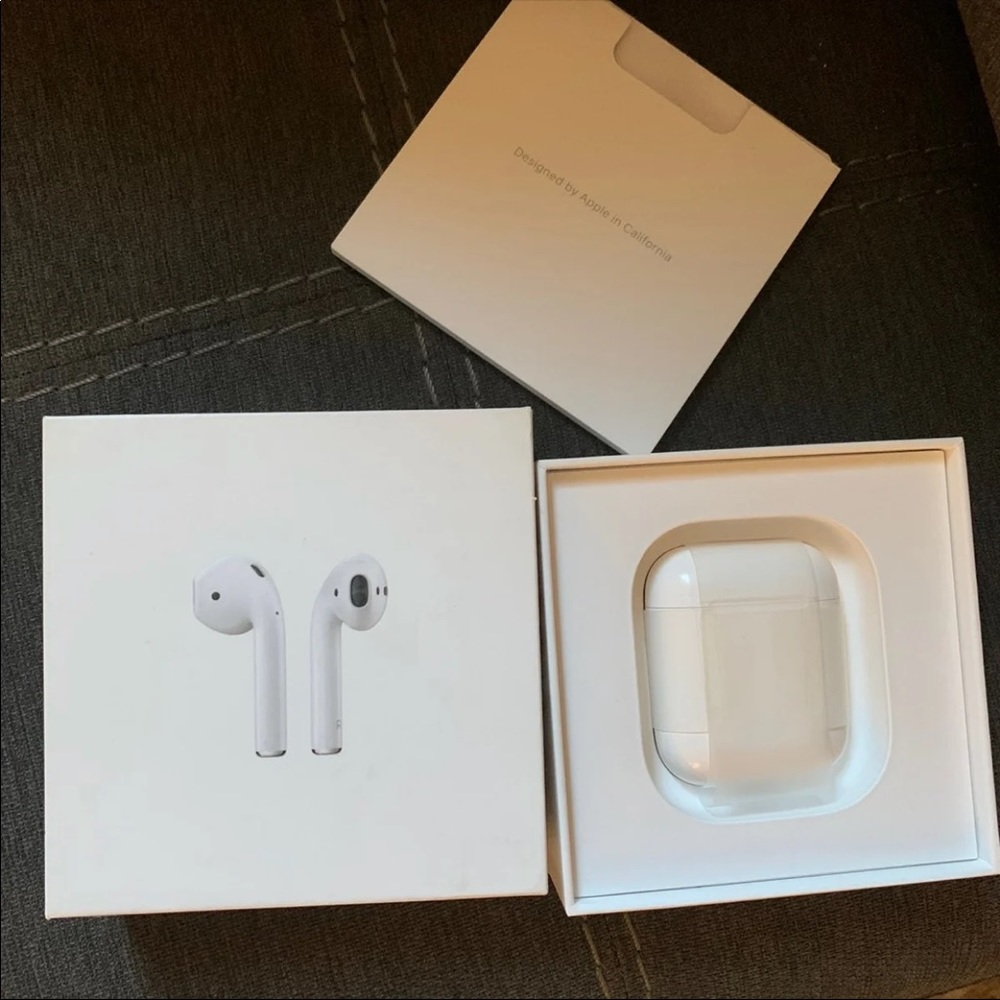 Apple AirPods (Gen 1)
